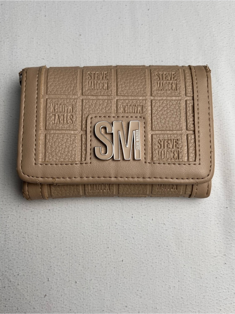 Steve Madden Tan Embossed SM Logo Trifold Wallet ID Window